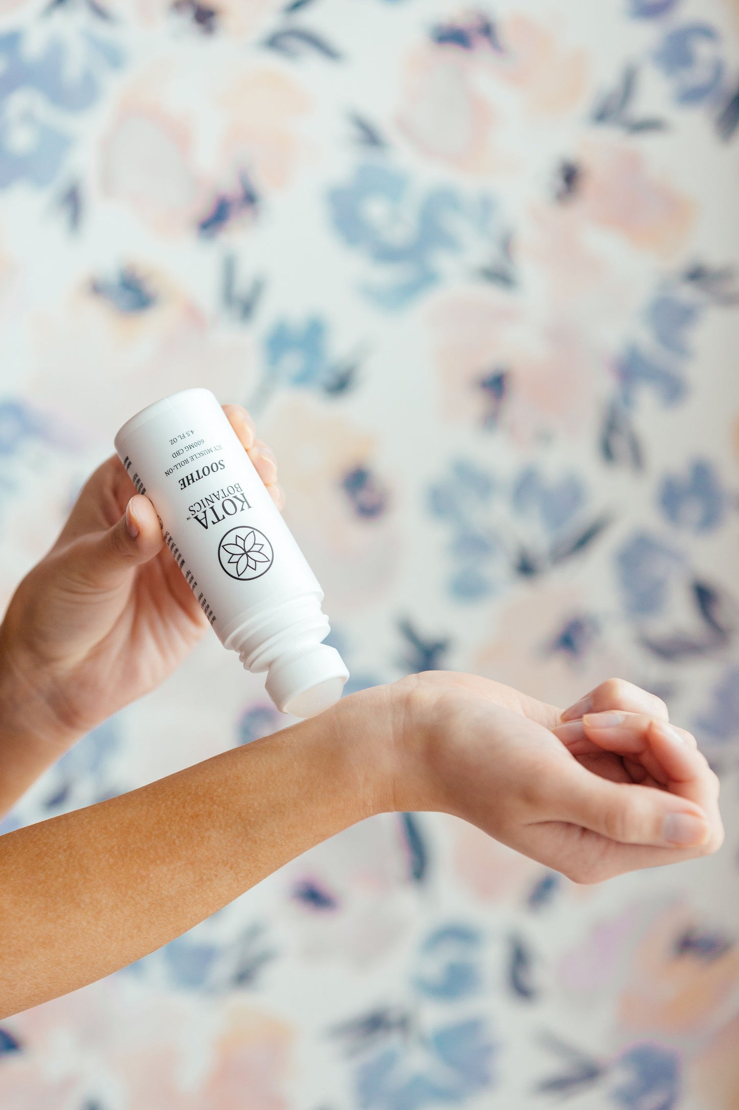 SOOTHE ICY MUSCLE GEL ROLL-ON (600mg)