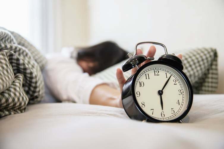 How to Reset Your Body Clock After Daylight Saving: 5 Sleep Tips (Including CBD & THC)